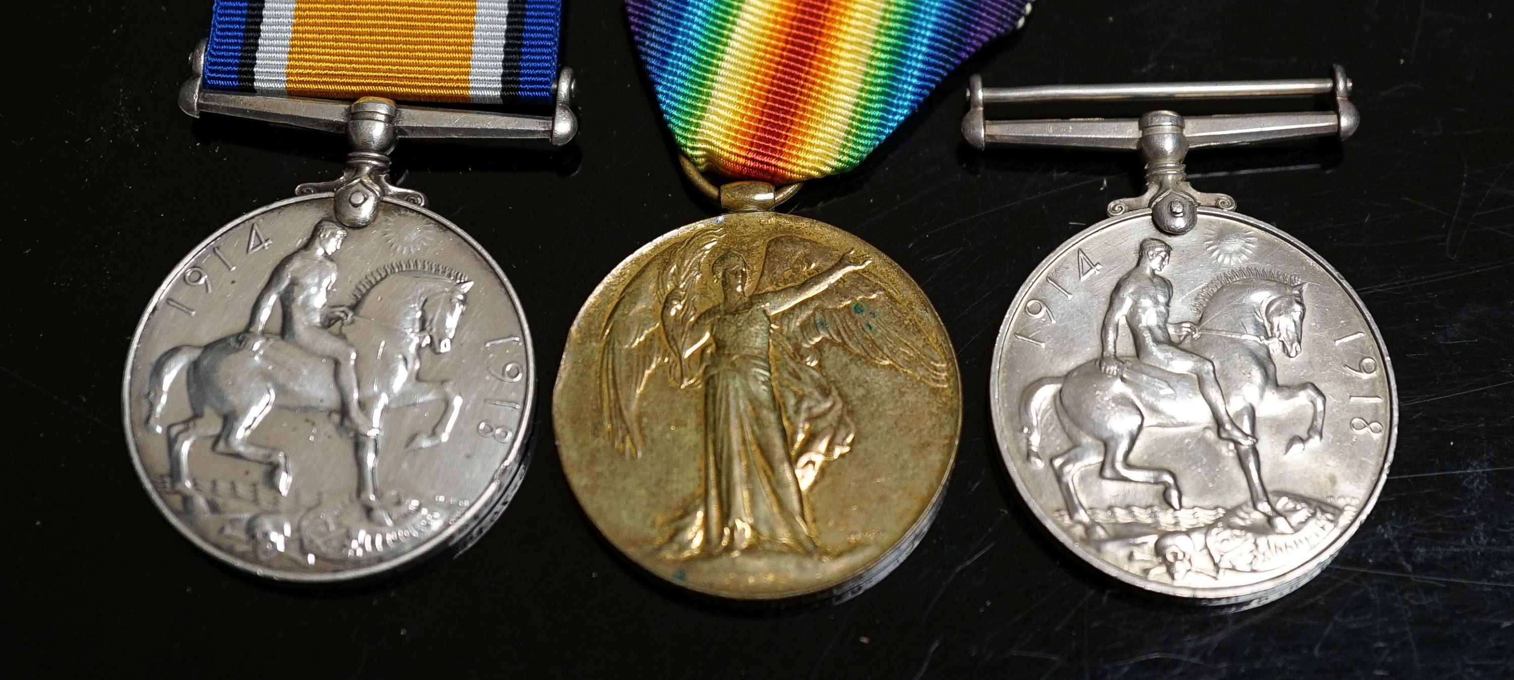 WWI medals - pair to 3206 SJT. H.C. Holder 16-LOND. R. and Victory medal to G-75192 PTE. A. MILLER. R. FUS.